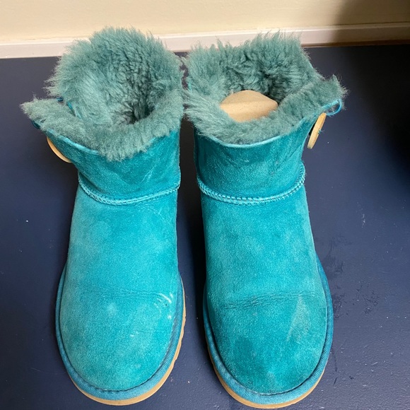 Ugg Boots - Picture 1 of 4